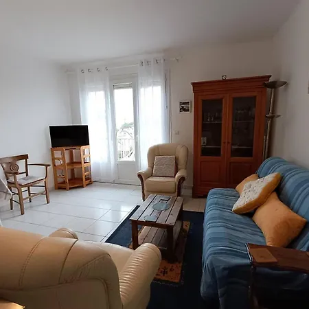 Avec Wifi, Vue Mer, Au Centre-ville De - Ref 929 아파트 *